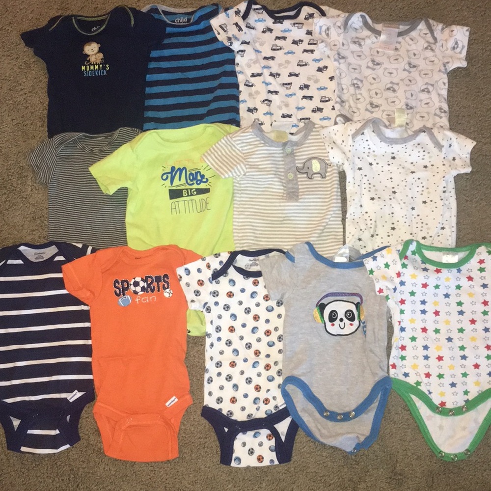13 Onesies 0-3